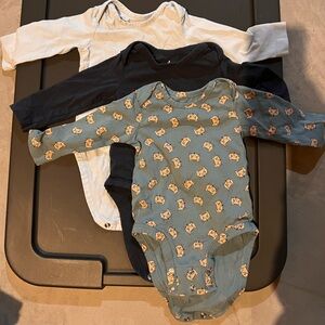 Amazon Baby Onesies set